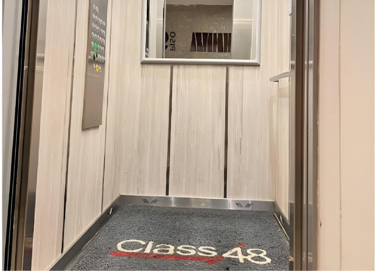 Class 48, ซาบาเนตา ภายนอก รูปภาพ